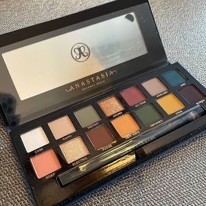 ABH Subculture Eyeshadow Palette